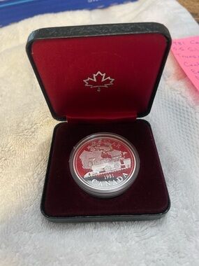 1981 Canada Commemorative Silver Dollar in Presentation Case